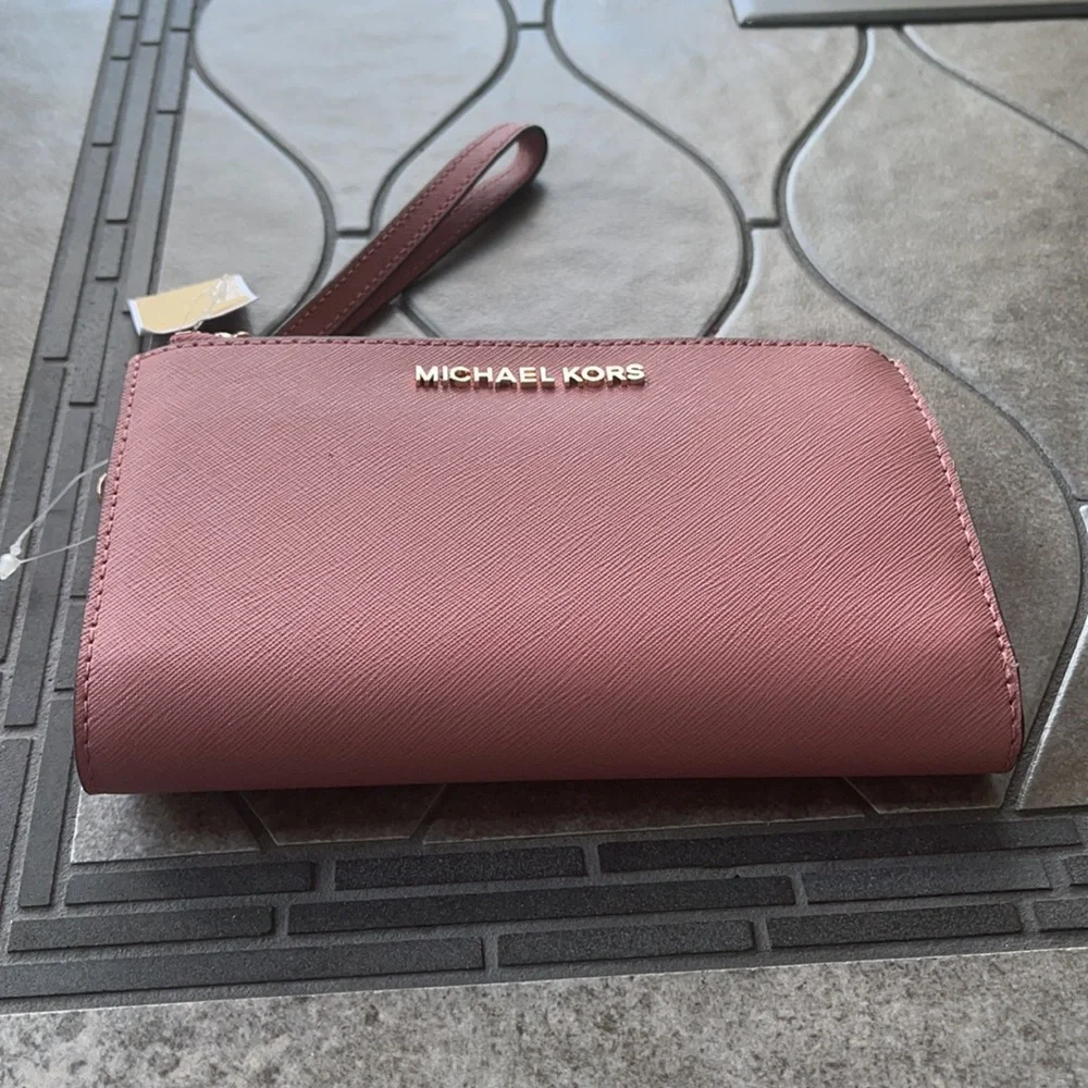 MICHAEL KORS LG DOUBLE ZIP WRISTLET